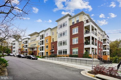 Enclave unit 108, Fairfax, VA 22031 - photo 2