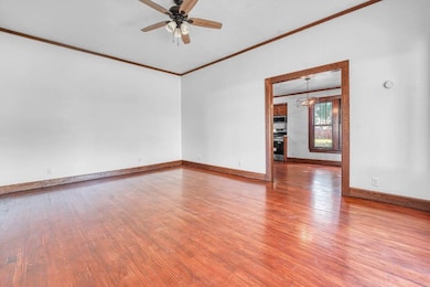 302 S 6th St, Chickasha, OK 73018 - photo 5