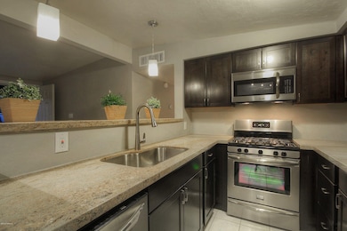26th_street_kitchen_2