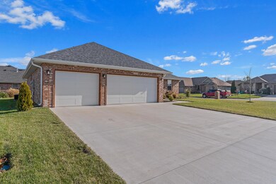 1214 S Fountain Dr-2