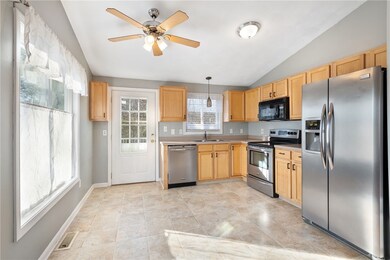 8 Standring St, Cumberland, RI 02864 - photo 5