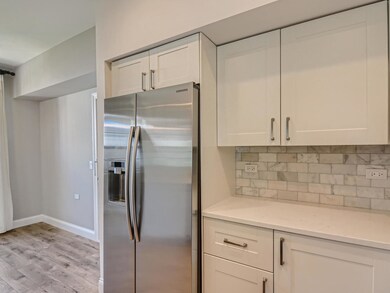 320 Emerald Ln unit 12/4, Algonquin, IL 60102 - photo 3