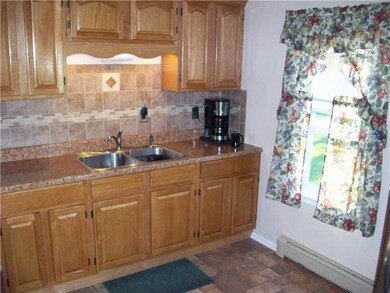 95 Endicott Dr, Warwick, RI 02886 - photo 5