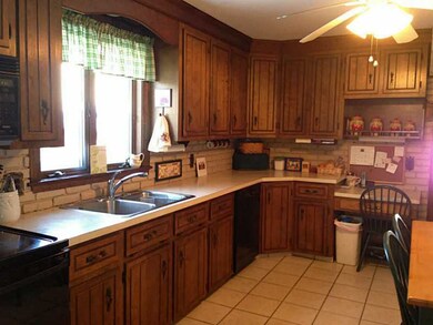 15 Lachance St, West Warwick, RI 02893 - photo 2