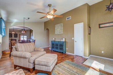 Front Room Pic 7