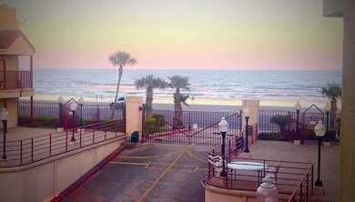 7312 Seawall Blvd unit 205, Galveston, TX 77551 - photo 2