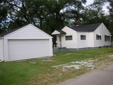 92 S Brooks St, Columbus, IN 47201 - photo 4