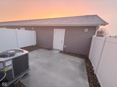 19570 Northwest Dr, Carmel, IN 46074 - photo 5