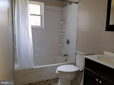 734 Clark St, New Castle, DE 19720 - photo 3