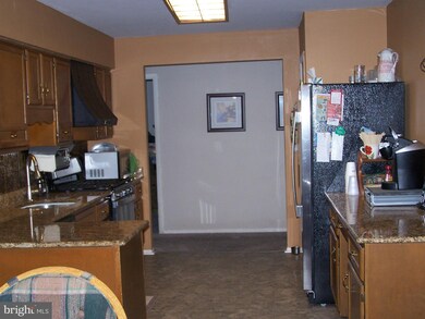 599 Sunset Ave, Maple Shade, NJ 08052 - photo 4