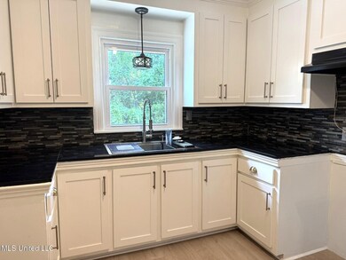 1708 Robinson St, Natchez, MS 39120 - photo 2