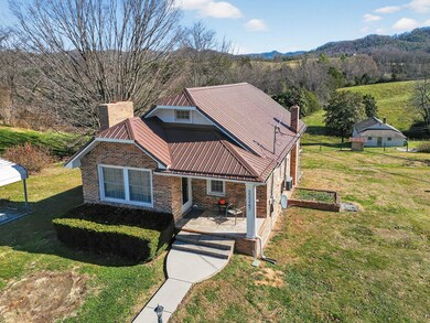 22247 Lincoln Cir, Damascus, VA 24236 - photo 2