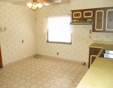 43 11th St, Midland, PA 15059 - photo 6