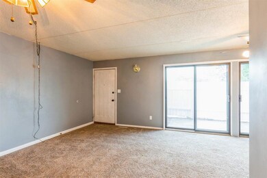 2955 Bowling St SW, Cedar Rapids, IA 52404 - photo 3