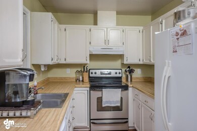 1731 Tammy Ave Anchorage AK-large-009-Ki