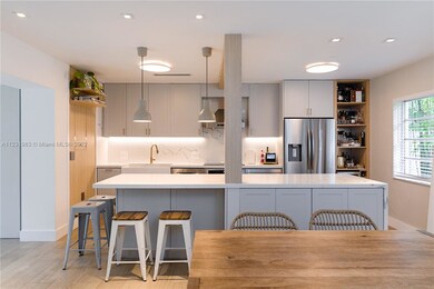 268 W Mashta Dr, Key Biscayne, FL 33149 - photo 6