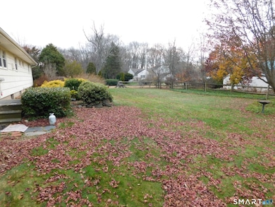 360 Narrow Ln, Orange, CT 06477 - photo 7