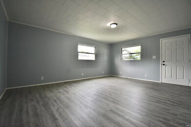 240 7th St SE, Linton, IN 47441 - photo 5
