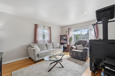 41-web-or-mls-4423-4425 S 5th Pl-S2706-0