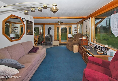 Sitting Rm from Front Entry_0537