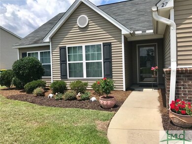 Well kept lawn and landscaping!