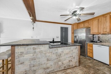 64 Wilmot St, Manchester, NH 03103 - photo 6