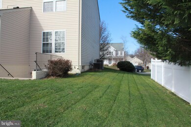 5668 Compton Ln, Sykesville, MD 21784 - photo 4