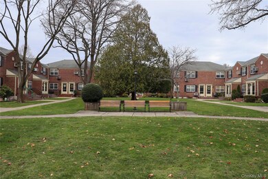 211-07 73rd Ave unit 349, Oakland Gardens, NY 11364 - photo 2