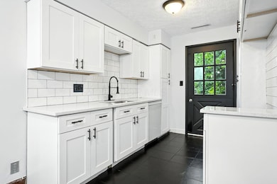 295 E Whittier St, Columbus, OH 43206 - photo 7