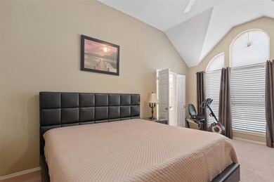 812 Abbots Ln, Denton, TX 76205 - photo 6