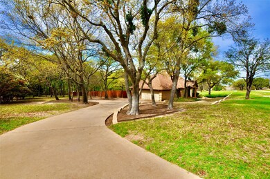 1913 Forest Glen Ln, Weatherford, TX 76087 - photo 5