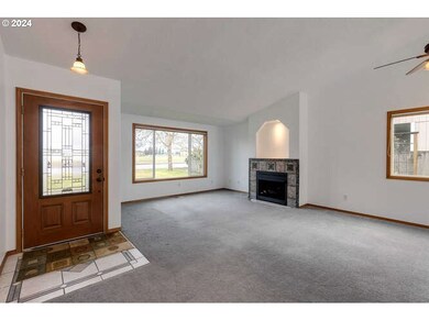 669 S Redwood St, Canby, OR 97013 - photo 7