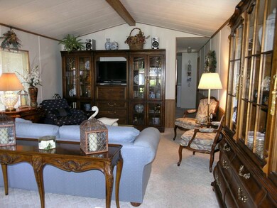 1108 Maple Dr, Enumclaw, WA 98022 - photo 3