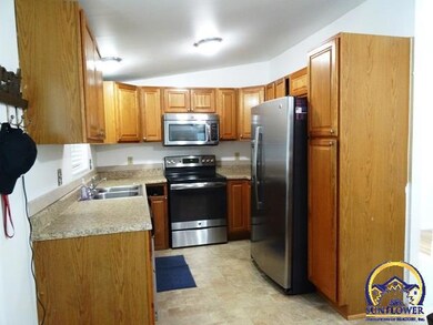 5133 SW 32nd St, Topeka, KS 66614 - photo 3