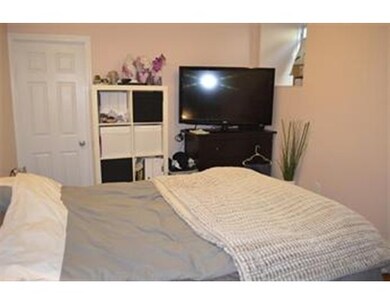 215 Reservoir Rd unit 1, Chestnut Hill, MA 02467 - photo 3