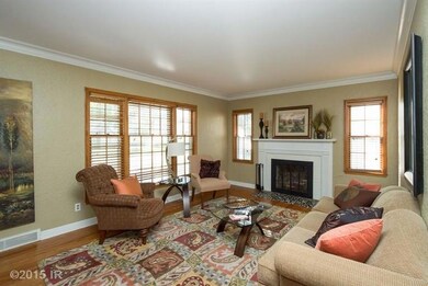 2722 47th St, Des Moines, IA 50310 - photo 4