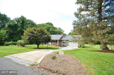 5711 Oakview Dr, Sykesville, MD 21784 - photo 3