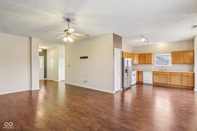 2934 Lodgepole Dr, Whiteland, IN 46184 - photo 7