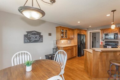 1424 SW 44th St, Lees Summit, MO 64082 - photo 7