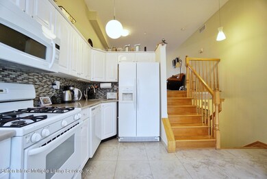 (7) KITCHEN