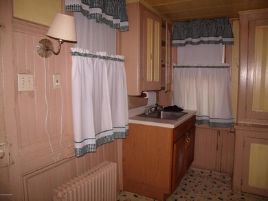 532 S South Ave, Jim Thorpe, PA 18229 - photo 4