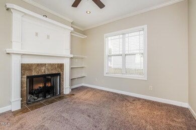 004-photo-living-room-14495997