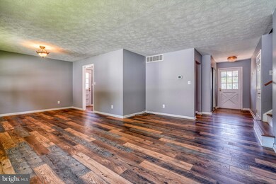 9116 Waltham Woods Rd, Parkville, MD 21234 - photo 7