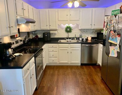7349Hughkitchen3