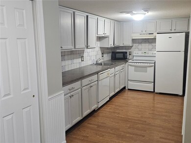 31 Devereux Ave unit 305, Providence, RI 02909 - photo 2
