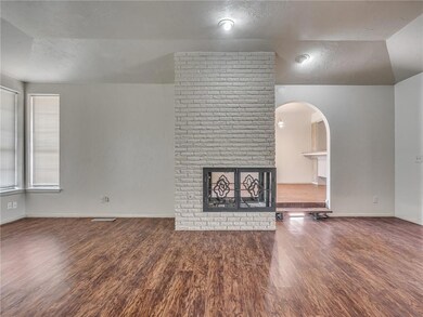 2812 Camelot Dr, Oklahoma City, OK 73120 - photo 5