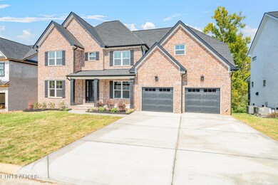2259 Hickory Crest Ln, Knoxville, TN 37932 - photo 2