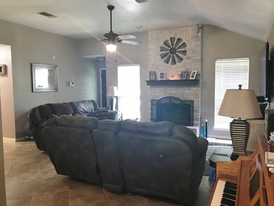 2608 La Mesa St, Bay City, TX 77414 - photo 5