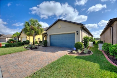 564 Cantabria Dr, Davenport, FL 33837 - photo 2