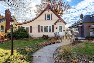 2811 E 18th St, Davenport, IA 52803 - photo 2